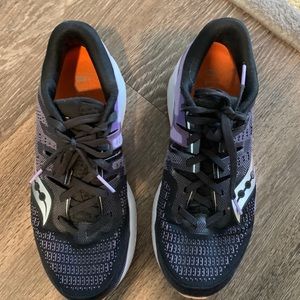 Lightly worn women’s everun running shoes
